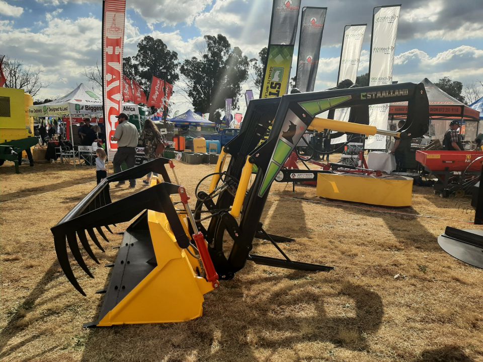 SILAGE GRAB FRONT-END-LOADER ATTACHMENT
